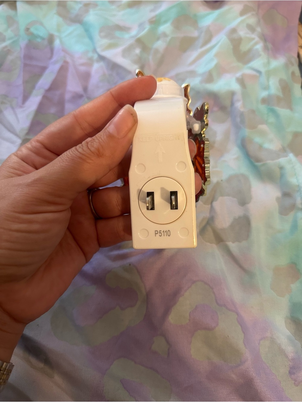 Maple leaf plug in - Picture 4 of 4